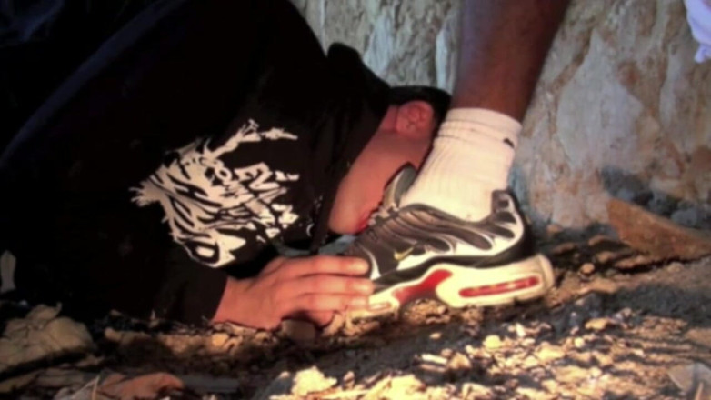 Sneaker gay: Chico scally follado por la polla XXL de Matt Surfer
