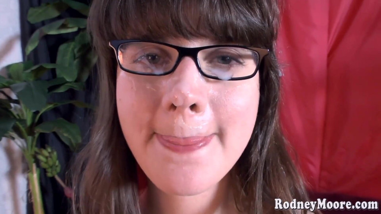 Scale Bustin Babes: Chunky Cutie Anal Girl