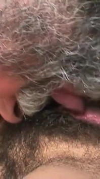 Teen has a very hairy pussy that he likes so much.