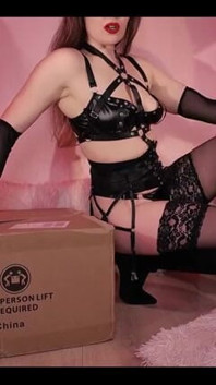 Bądź dobrym chłopcem i zgadnij, co jest w pudełku