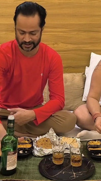 Hijastra folla con padrastro chupando una gran polla montando una polla monstruosa