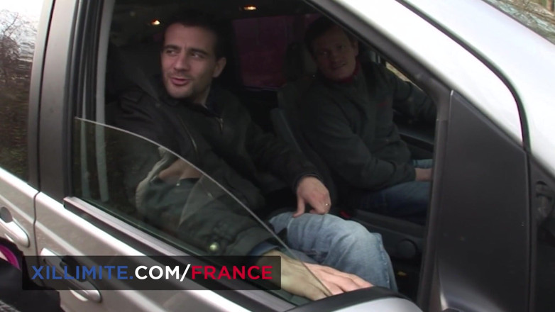 Made In France: Orgia con una bionda dai grossi seni e una bruna