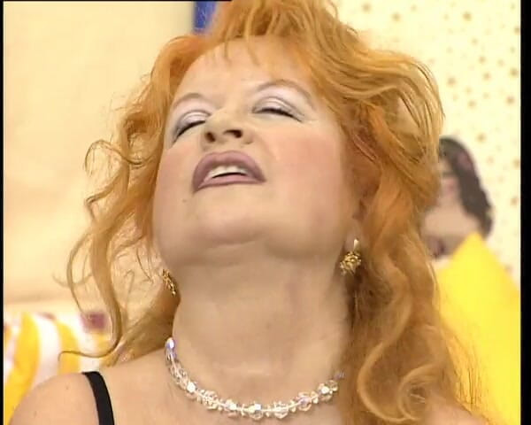 YOUR FIRST PORN: Oma linda đây là cách phụ nữ già sục cu - bà...