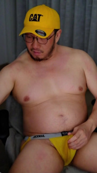 더러운 악취에 젖은 아시아 곰 돼지 오줌 착용 노란색 Jockstraps