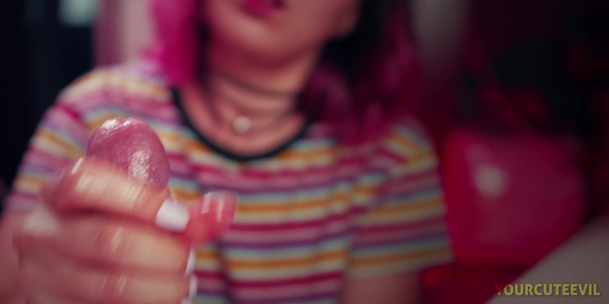 YourCuteEvil: Lo faccio venire in 2 minuti, sega veloce PUNTO di vista