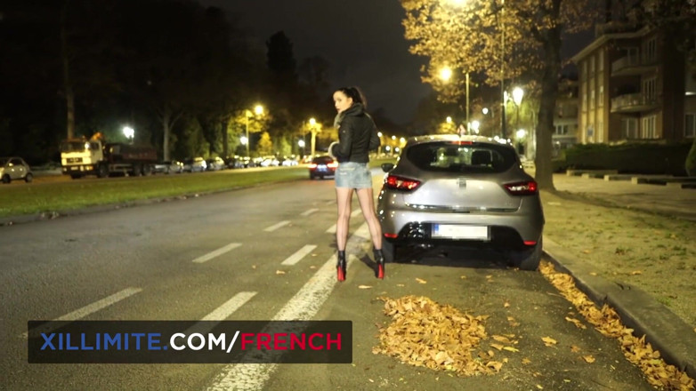 French girls at work: Pompino in macchina