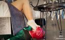 Mistress Legs: Госпожа в белых носках использует свою ногу раба в качестве постельного ковра