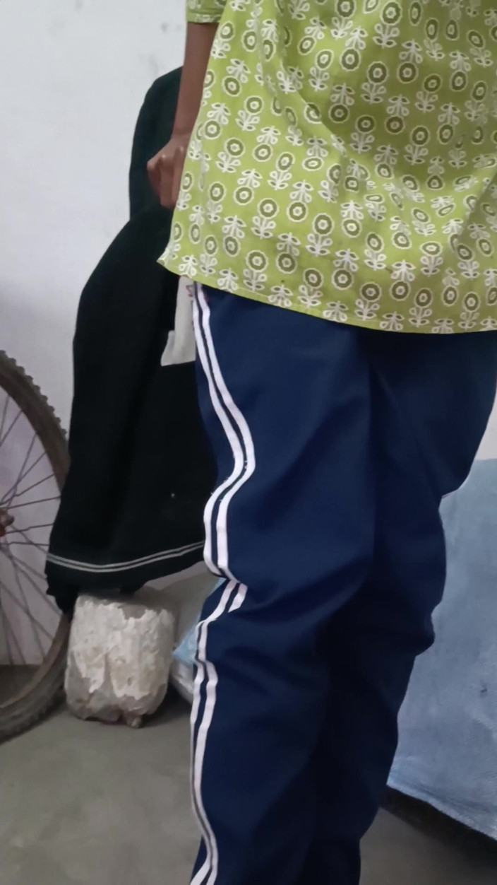 SanskariGirl1: Mi Maestra Me Folló Duro Cuando Todos Están Ocupados