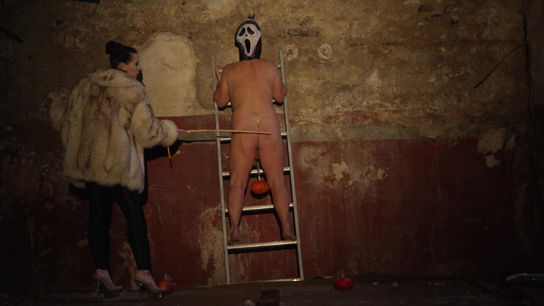 Miss Alessa Milano: सीढ़ी पर चाबुक और सीबीटी