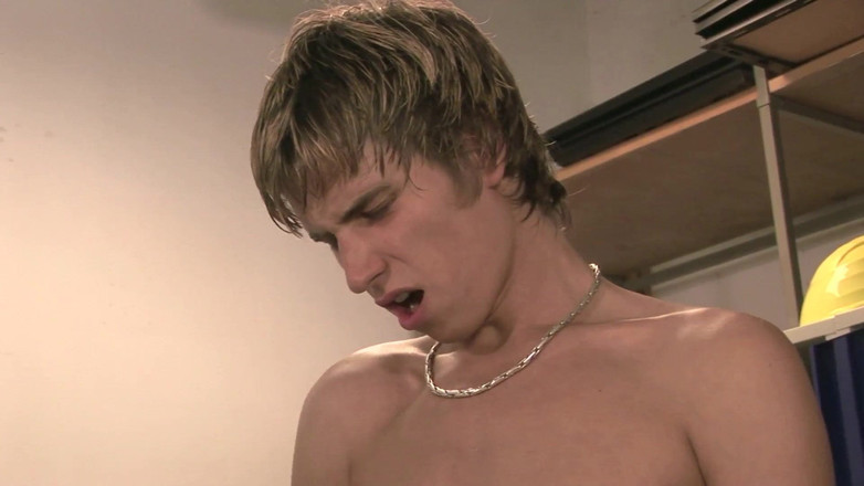 Bareback Boy Bangers Orange Media: Video exclusivo a pelo: trío con chicos muy calientes y...