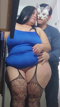 胖熟女熟女勾引年轻人，只有慢动作的粉丝