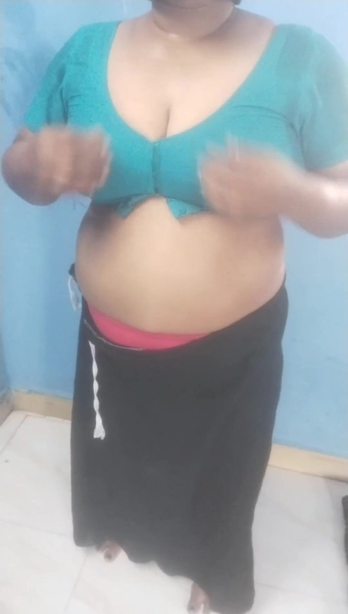 Tamil lesbian: Anni and I Hot Talking Sex