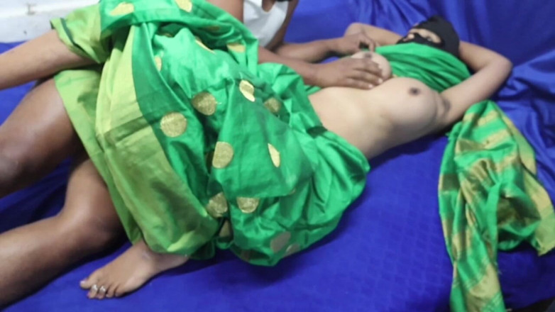 Saloni: Indiana calda patni patni apni ghar me video hot di...