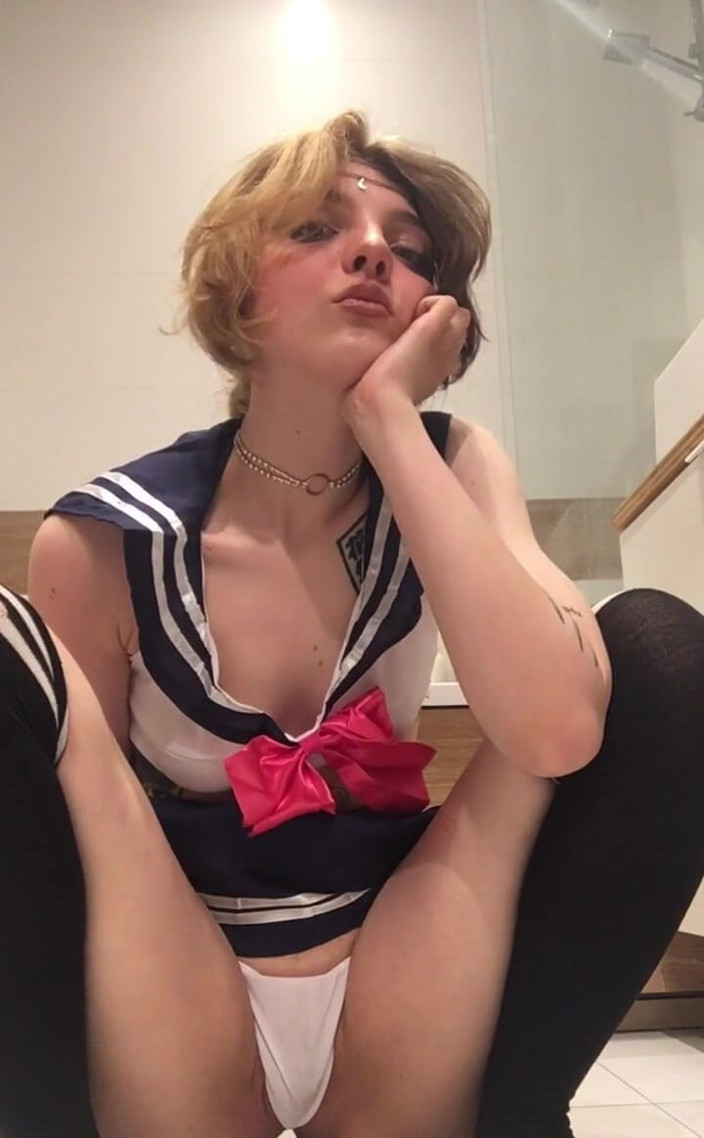 Soft Vulgar: Am făcut un mic Sailor Moon costum sper că îți place!
