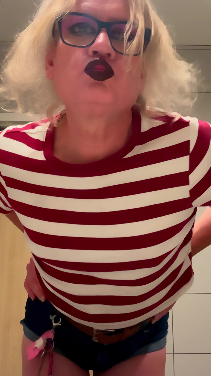 CindieLove: Finger Fucking My Sissy Ass in Mcdonalds Bathroom