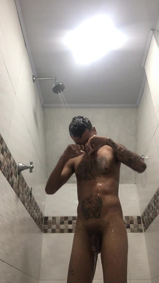 A Refreshing Shower 04:47 Am (Elchicle TV)