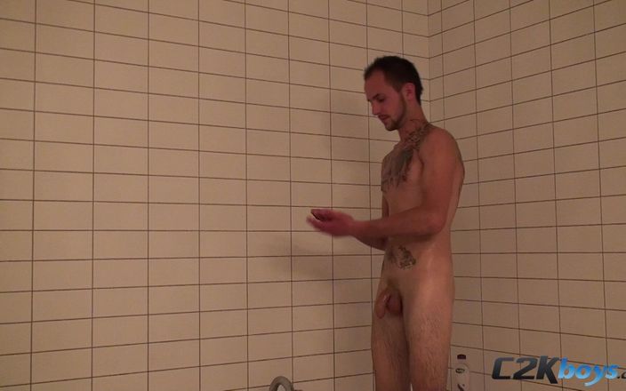 C2K Boys: Gary - 试镜后的淋浴视频