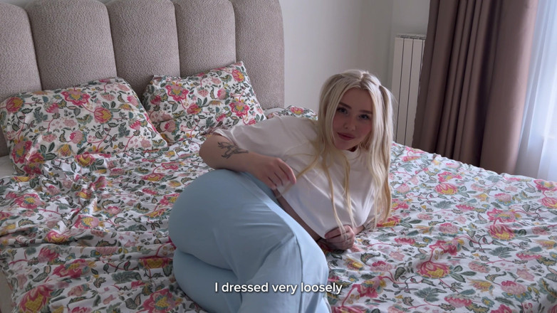 Blondessa: Ma demi-sœur en legging faisait du sport et j’ai obtenu