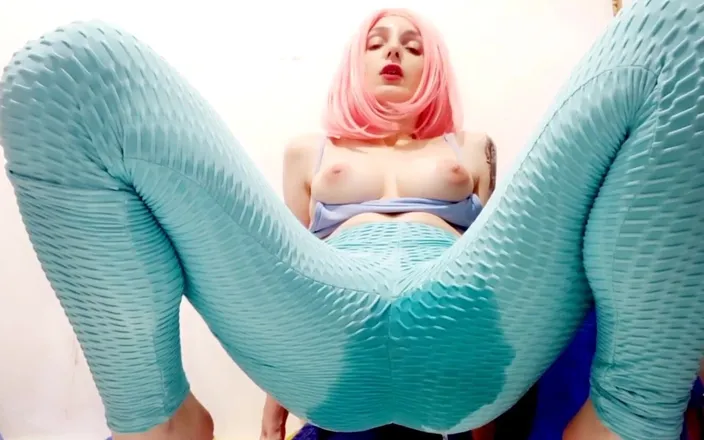 WhiteGoddessAlinaXXX: GF Wets Yoga Pants Motivation