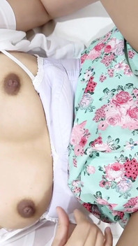 Fată din Birmana are orgasme porno