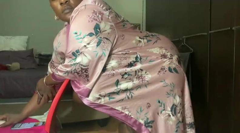 Legendary Booty Overdose: BBW Giantess klaska soczysty tyłek i jęczący fetysz