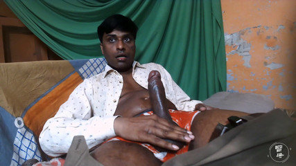 Desiboy110Ankit: Chlapec chčije a mrdka v ústech