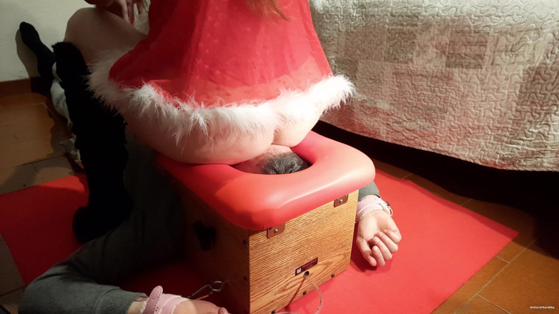 goddess82: Face Sitting &amp; Merry Christmas! 