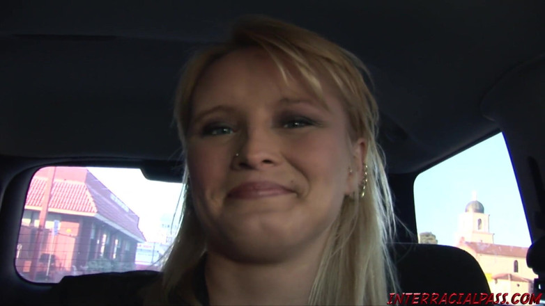 Hush Hush Entertainment: Barbie Baja wordt geramd door een gekke man met een...