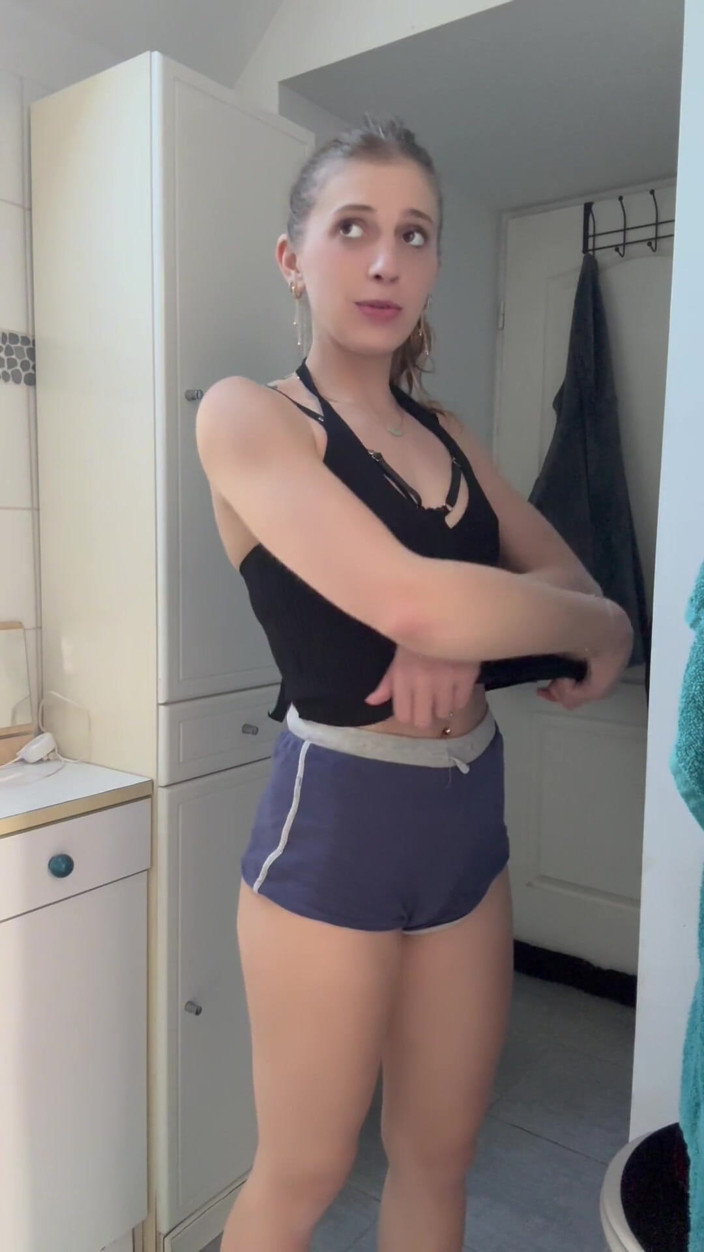 Xlolilelexx: Faccio la mia troia per te dildo vagina e fisting...