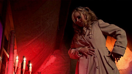 Group Sex Stories: Kouření sexy milfky dostaly ústa a tváře pokryté čerstvým krémem