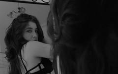 Madelaine_Rousset: Solo dedilhado - toque suave.