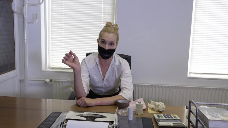 Restricting Ropes: Ariel Anderssen, würgt sich selbst