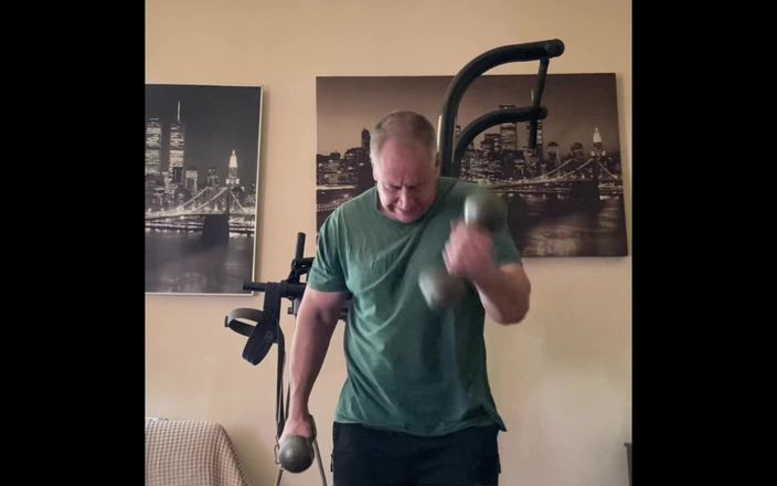 Alex Art: Masturbation après la gym