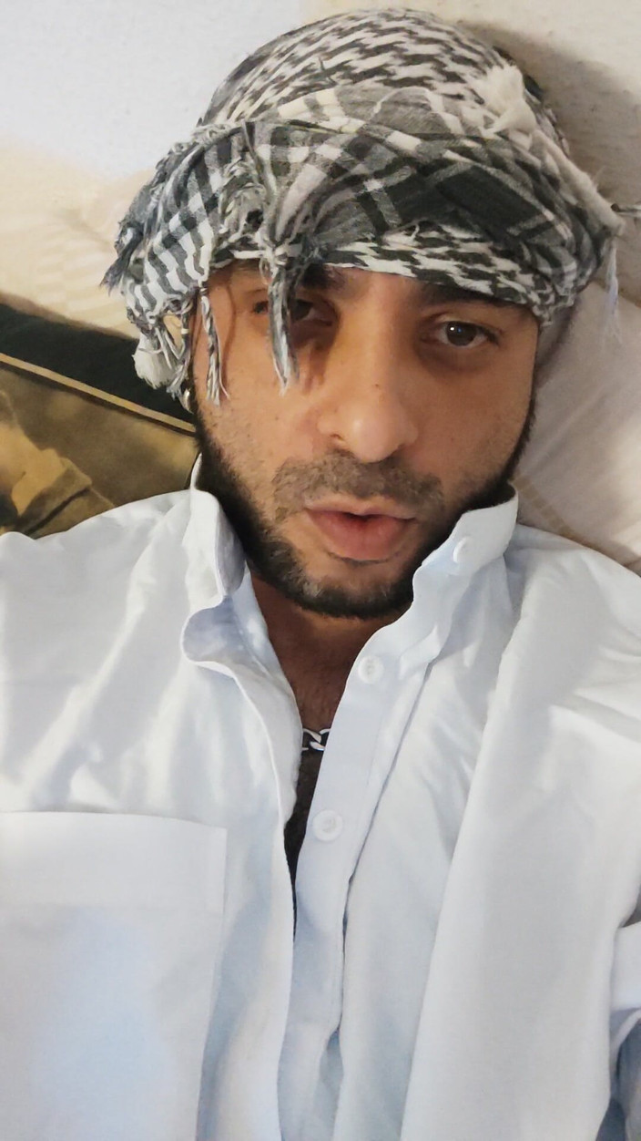 SmokedAlloy2: Na make, nadržený dj-bro oblečený jako perverzní Afghánec