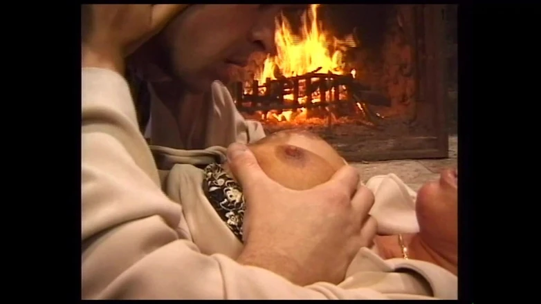 MMV films - The Original: Krásná nadržená žena svedla nejprve svou partnerku, než se ošuká