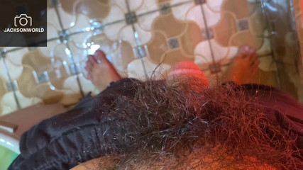 Jackson World: 在关门后独自一人，我在一个空房间里的秘密独奏