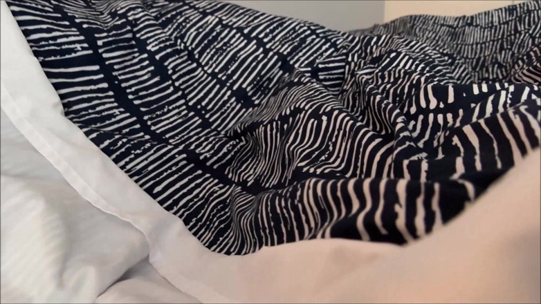 Alex Adams: 내 침대를 공유하는 톰보이 룸메이트 - 츠 톰슨 - 완벽한 여친