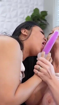 Sara Jay, Krystal davis bekam MILF