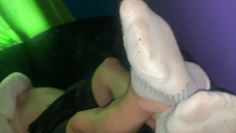 Mr Feet Colombia: 너는 내 아래에 있어, 네가 있어야 할 곳, 내 발치에 있어.