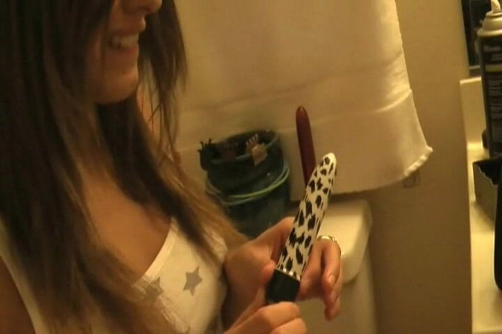 Porn Nerd Network: The Porno Nerd: Jody: Kouření v koupelně
