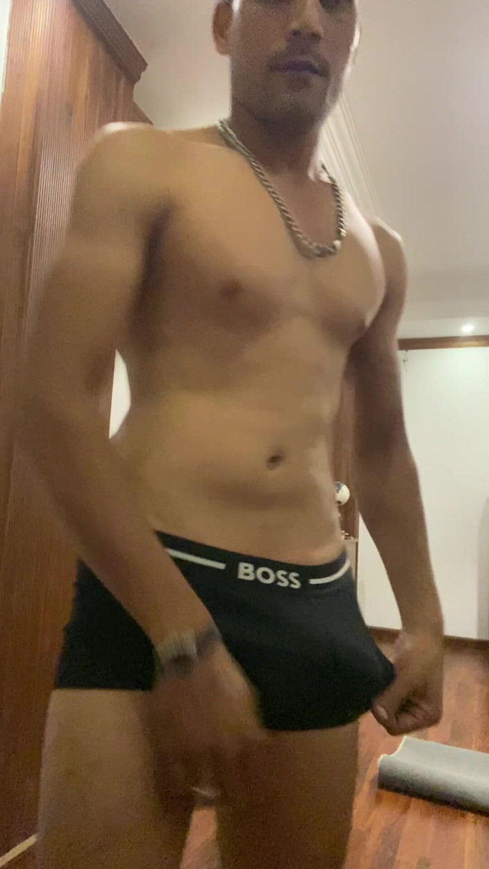 WeakBond365: 황금 소년 잘생긴