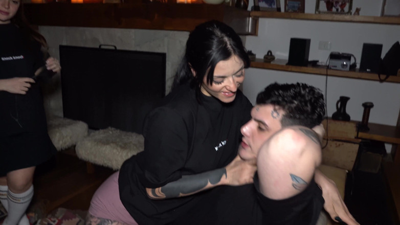 Knock Knock Club: La Gran Orgía Porno Argentina: 4 Putas Sedientas De Polla Y 2...