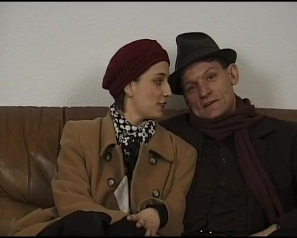 Deutscher hardcore: Ošklivá a sexy brunetka německá holka