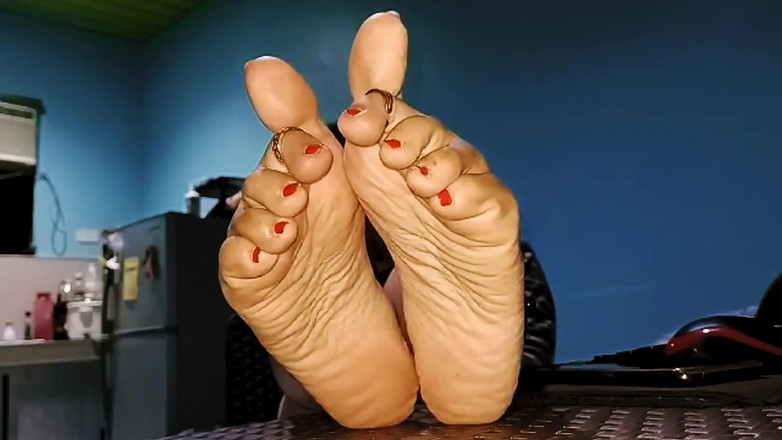 Queen Aurora: Sensual sola asiática enrugada