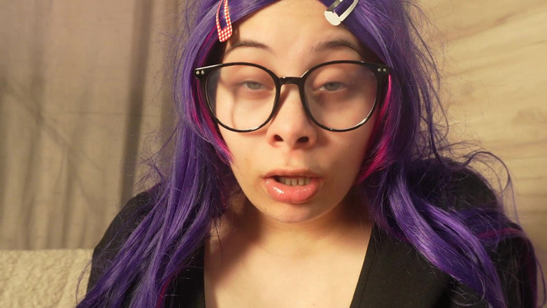 AmayaMori: Estornudos sin parar después de oler esta flor se intensificó...