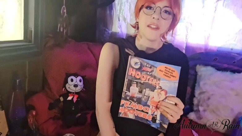 秋天的雨: 女巫tgirl在树屋里自慰