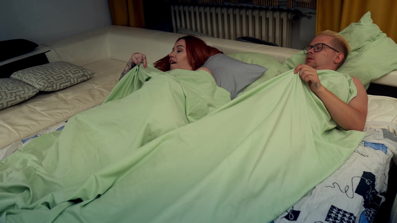 Toma Mur: S1 Ep1: ¡la Madrastra Comparte Cama Con El Hijastro En Celo -...