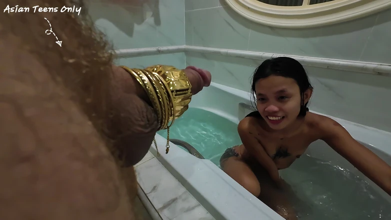 MaikaMann: Starý prd pomocí zlatého ptáka pro získání Sext ve vaně ...