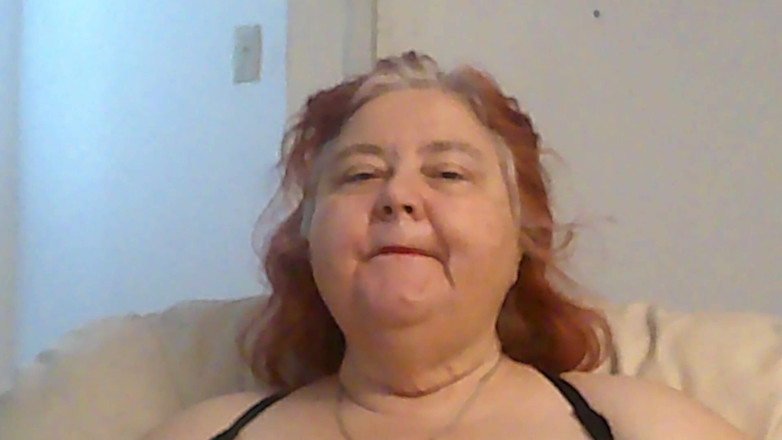 BBW nurse Vicki adventures with friends: แชทลิปสติกตัวจิ๋วแต่งตัว