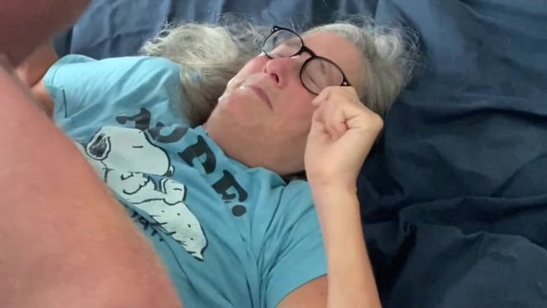 Squirting Senior: Rychlé šukání zadku zralého páru